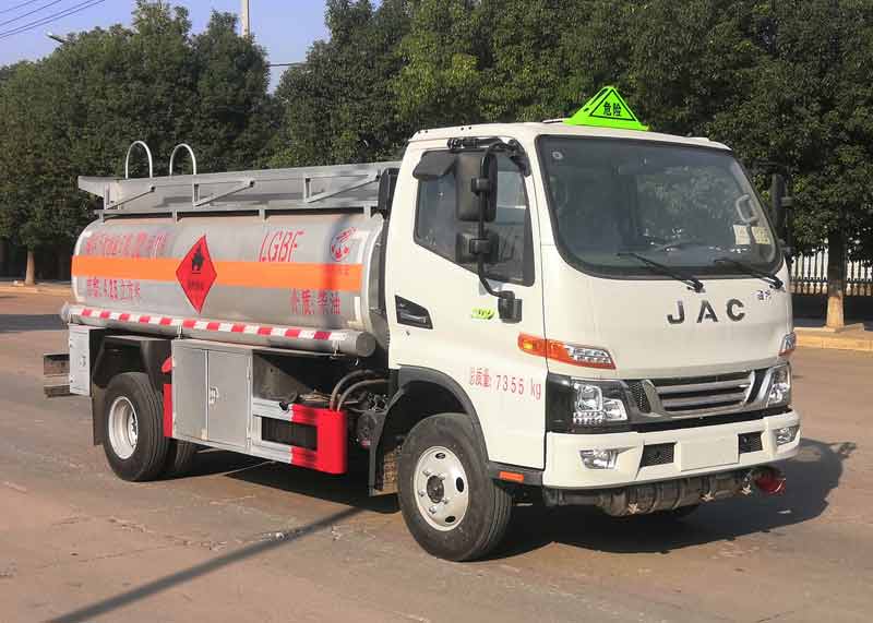 炎帝牌SZD5071GYYHF6C型運(yùn)油車