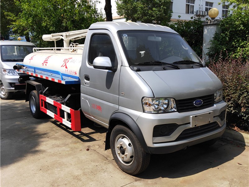 藍(lán)牌汽油版2方吸糞車(chē)